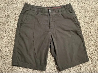 Pantalones Cortos Under Armour Para Hombre Performance Chino Frente Plano Color Verde Talla 34 #1244836 Foto 1 de 4