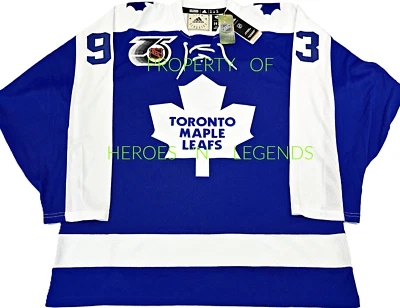 NUEVO CON ETIQUETAS-50 CAMISETA ADIDAS DOUG GILMOUR TORONTO HOJAS DE ARCE CLÁSICO CON PARCHE 75 NHL Foto 1 de 4