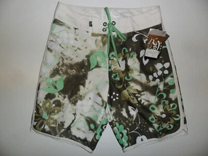 LOST Boy's Boardshorts PSYCHO SEAWEED - CAM - Size 28 - NWT - Picture 1 of 2