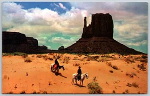 Postal Arizona Monument Valley Navajo Reservation Horseback Riders AZ - Imagen 1 de 2