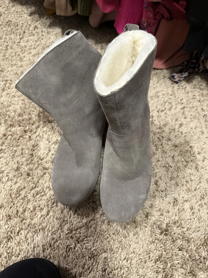 Botas UGG nuevas talla 5 para mujer Foto 1 de 1