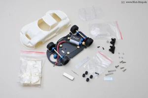 Marcos LM600 GT2 White Kit Slot Car Model REVOSLOT - Picture 1 of 1