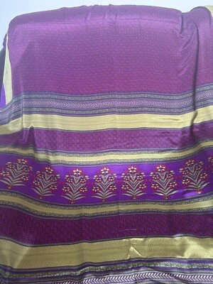 Sari sintético estampado, caída y pico incluidos. Poco uso. Foto 1 de 2