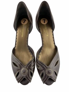 Liz Claiborne Flex Pumps Heels Womens Size 7 Peep Toe Cut Out Brown - Picture 1 of 6