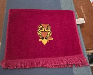 Vintage Lustre Fieldcrest Owl hand towel, red - Bild 1 von 5