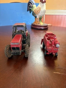 Pair Of ERTL Diecast Case International And International Tracker Lot! Look! - Picture 1 of 6