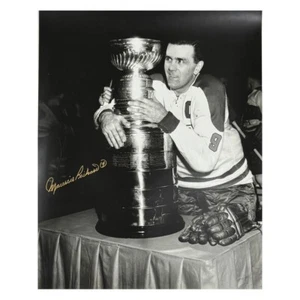 MAURICE RICHARD Signed Montreal Canadiens 16 X 20 Photo - 79199 - Picture 1 of 2