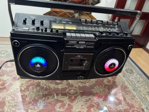 Marantz Superscope CRS-4800 Boombox Radio Lettore Cassette Funzionante Confermato - Foto 1 di 13