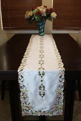 Embroidered Fabric Cutwork Floral Daisy Placemat Table Long Runner Center Piece - Image 1 of 4