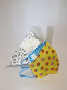 FaceMask, Size Medium, Reversible, Washable With A Wire Nose Bridge - Picture 1 of 4