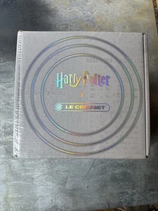 Le Creuset Dutch Oven Quidditch - Harry Potter Col. - 2,75 Quart - Marseille - Neu im Karton - Bild 1 von 4