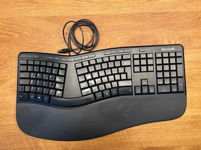 Microsoft Ergonomic Tastatur, Handballenaufl.,USB, QWERTZ, ergonomische Tastatur - Bild 1 von 2