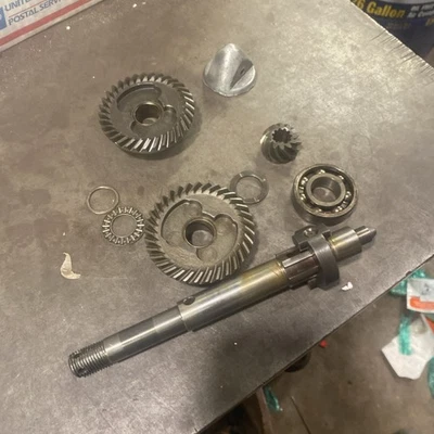 1977 HONDA 7.5 Ho  PROPELLER SHAFT GEAR SET BOAT MOTOR OUTBOARD - Image 1 of 4