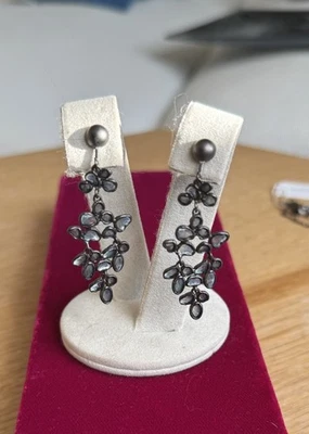 Pendientes de clip Michael Vincent Michaud x The Met Wisteria Foto 1 de 4