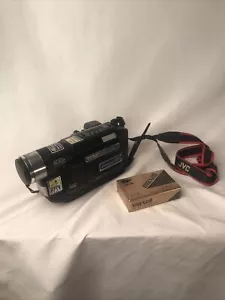 JVC Compact VHS 400x Zoom Model# GR-AXM230U W Maxwell JVC-gold - Picture 1 of 16
