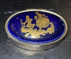 Vintage Metal Pill Box Cobalt Blue Porcelain And Gold Fragonard Design 2" x 1.5" - Picture 1 of 8