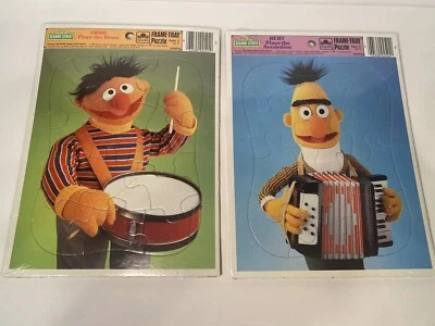 Juego De Colección De 2 Instrumentos Musicales Rompecabezas Bart Ernie Marco Dorado Años 80 Foto 1 de 4