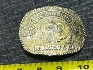 Fibbia cintura ottone vintage nuova Heston outfit torneo rodeo 1986 - Foto 1 di 2