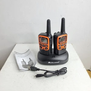 Paquete de 2 radios bidireccionales Midland T51R Walkie Talkie con cargador - Imagen 1 de 5