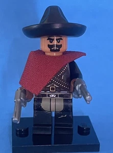 Lego Cowboy dunkles Fleisch Charro Western Bandit mit Stein Krieger Sombrero & Waffen - Bild 1 von 3