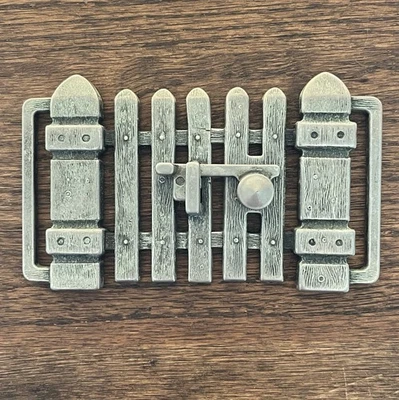 RARO Hebilla de Cinturón De Colección Trabajo Cierre Puerta Tono Plateado Años 70 Mordaza Regalo Novedad Foto 1 de 4