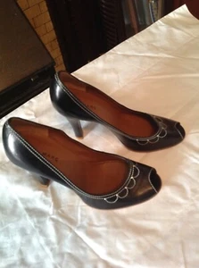 Marc Jacobs Black Shoes.Size 8 (38.50). - Picture 1 of 7