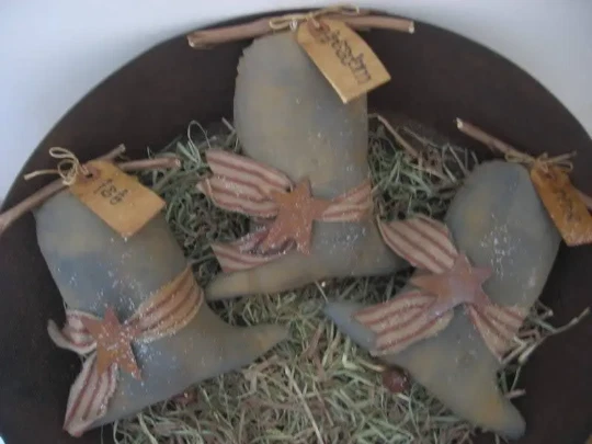 *PaTTeRn*~PRiMiTiVe AMeRiCaNa PaTRioTiC LiBeRTy BeLL Ornies DooR HaNGeR SiTTeR~ - Image 1 of 1