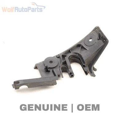 2014-2016 BMW M235I - Front Right SEAL / Bracket 8621100 - Image 1 of 4