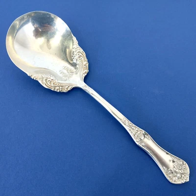 Cubiertos antiguos de plata Rogers FLOWER 1906 ~ CUCHARA GRANDE DE BAYAS ORNAMENTADA 8,5" Foto 1 de 4