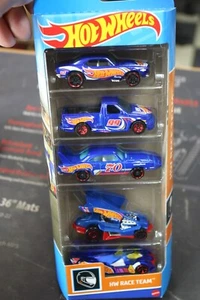 Hot Wheels BLUE HW Race Team 5-Pack~ 67 Camaro~70 Superbird~99 Lightning 1:64 - Imagen 1 de 14