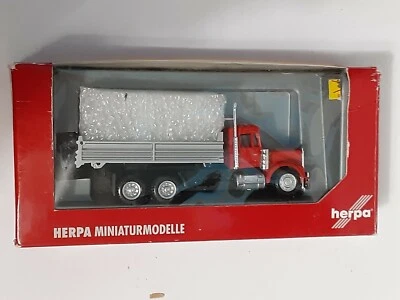 Herpa 6252A 1:87 Heavy Haul Dump Truck Red Cab In Box - Image 1 of 2