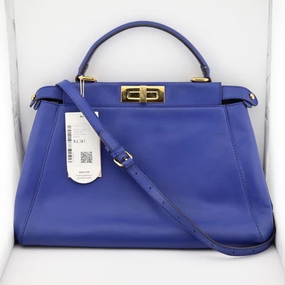 LEER Bolso de Cuero Fendi Azul Peekaboo Lentejuelas Interior Herrajes Dorados Foto 1 de 4