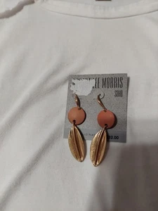 NWT Robert Lee Morris Gold Tone Leaf Design Earrings - Picture 1 of 1