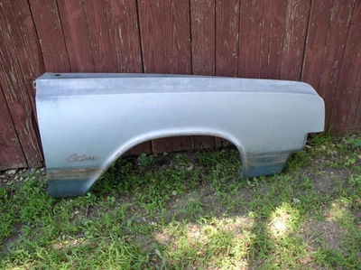 Para-lama dianteiro lateral passageiro Oldsmobile Cutlass 1965 - Imagem 1 de 4
