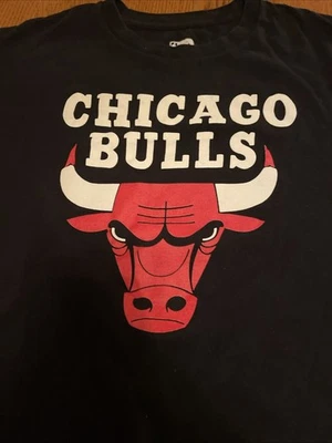 Camiseta masculina manga curta vintage Chicago Bulls Rose Majestic NBA GG preta T1 - Imagem 1 de 4