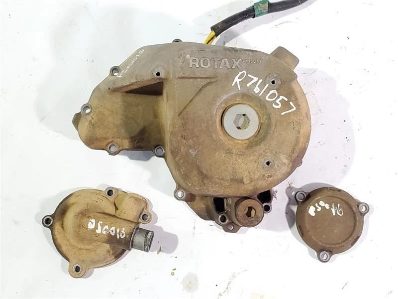 Статор с крышкой + крышки для воды и масла 420685921 Can-Am Outlander от оригинального производителя 2020 года - Изображение 1 из 4