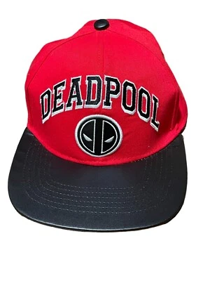 Gorra Marvel Deadpool Tela Roja con Ala de Cuero Sintético Negro Sombrero Ajustable Adulto Foto 1 de 4