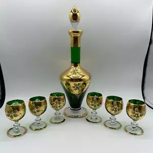 Jarra Bohemia Verde Esmeralda Pintada a Mano Diseño Floral, 6 Vasos Cordiales - Imagen 1 de 19