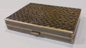 Bin Bang Where Love Goes I Will Follow Estuche de cigarrillos de latón Soporte Corazones ~ Flechas - Imagen 1 de 18