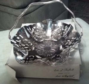 VTG Silver Plated Eales of Sheffield folding hinged handle Candy  Bon Bon Dish - Picture 1 of 12