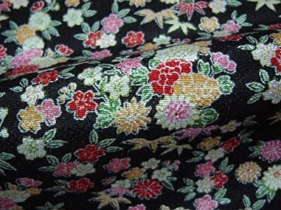 Yuzen Gold Chirimen 和服面料 19.7x27.6 英寸黑色带金色花卉日本 — 第 1/3 张图片