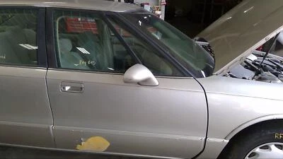 Used Front Right Door Assembly Front fits: 1997 Oldsmobile Eighty eight Front Ri Foto 1 de 4