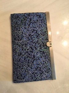 Women's Frame clutch Wallet zipper and card slots Blue Leaves - Handmade - Picture 1 of 4