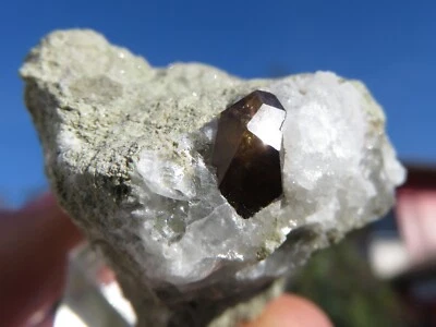 Minéraux *** DEMANTOIDE Sur MATRICE Madagascar - Photo 1/3