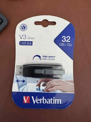 Verbatim Store 'n' Go V3 USB 3.0 Drive 32GB Black/Gray 49173 - Image 1 of 2