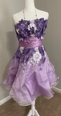 Vestido corto Camille La Vie sin grapas talla 2 lila venta al por menor $179 nuevo con etiquetas Foto 1 de 4