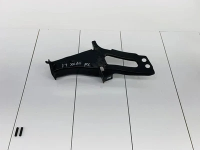 10-17 VOLVO XC60 DELANTERO IZQUIERDO LADO DEL CONDUCTOR PARACHOQUES EXTENSIÓN SOPORTE MONTAJE OEM Foto 1 de 4