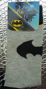 DC COMICS BATMAN SOCKS ! BRAND NEW! FITS SIZES 8-12! - Picture 1 of 1