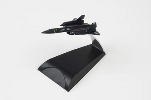 Dragon Models 1/400 SR-71A Blackbird Airplane #61-7964 USAF 9th SRW - Picture 1 of 2