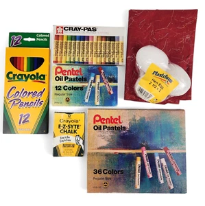 Art Supply Lot Crayola Bleistifte Pentel Pastelle Kreide Papier Kunststoff Eier gebraucht - Bild 1 von 11